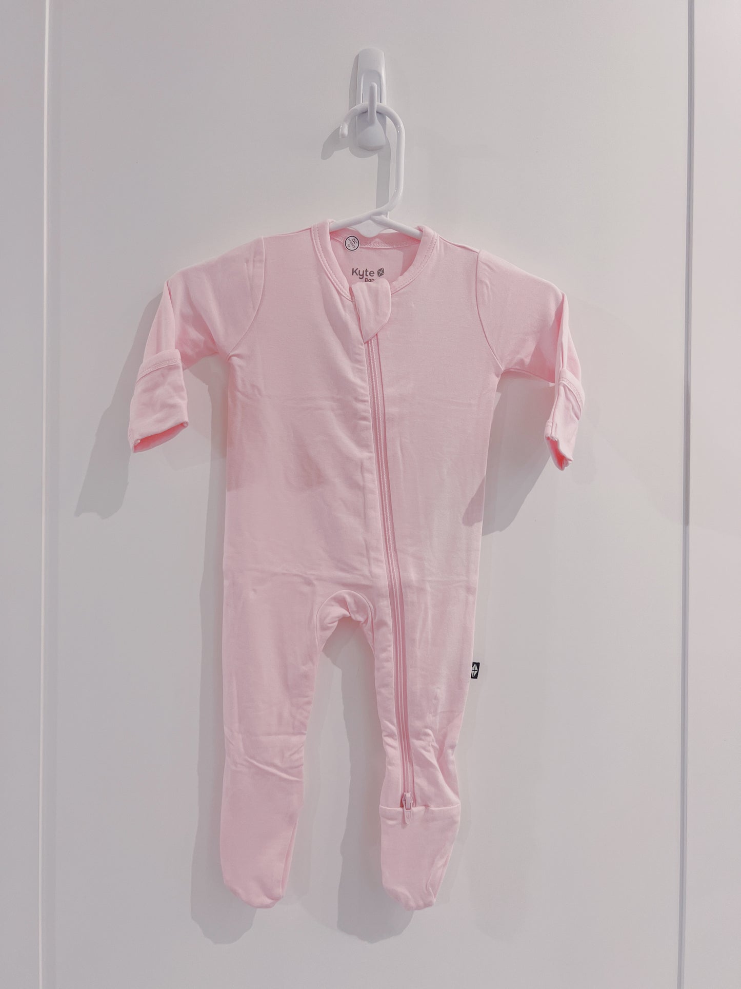 Kyte Baby Sakura Zippered Footie