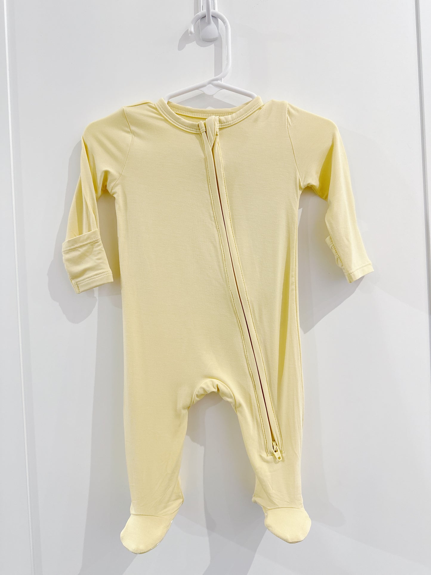 Italian Straw 2 Way Zipper Footie