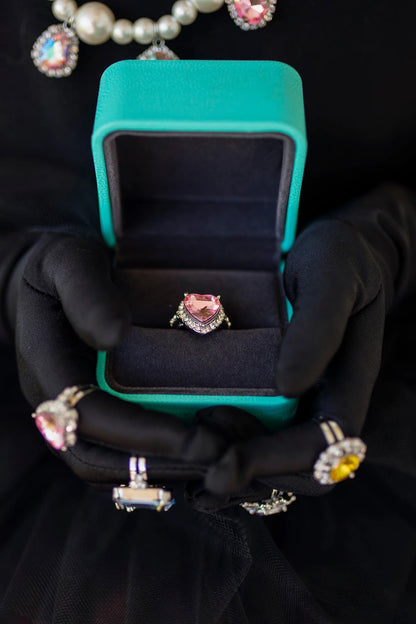 Great Pretenders The Elizabeth Jewelry Set